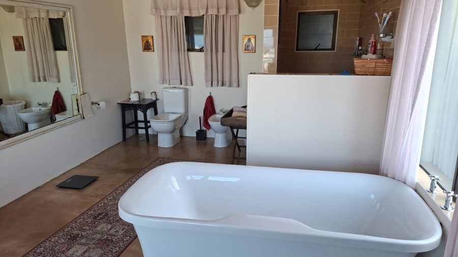 5 Bedroom Property for Sale in Blue Bend Eastern Cape